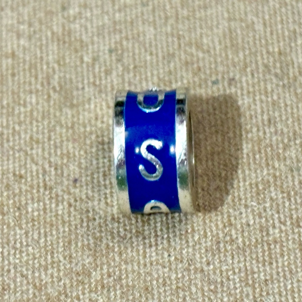 🇺🇸 Brighton I 🩶 USA bead Silver letters & Crystal hearts on Blue enamel Retired